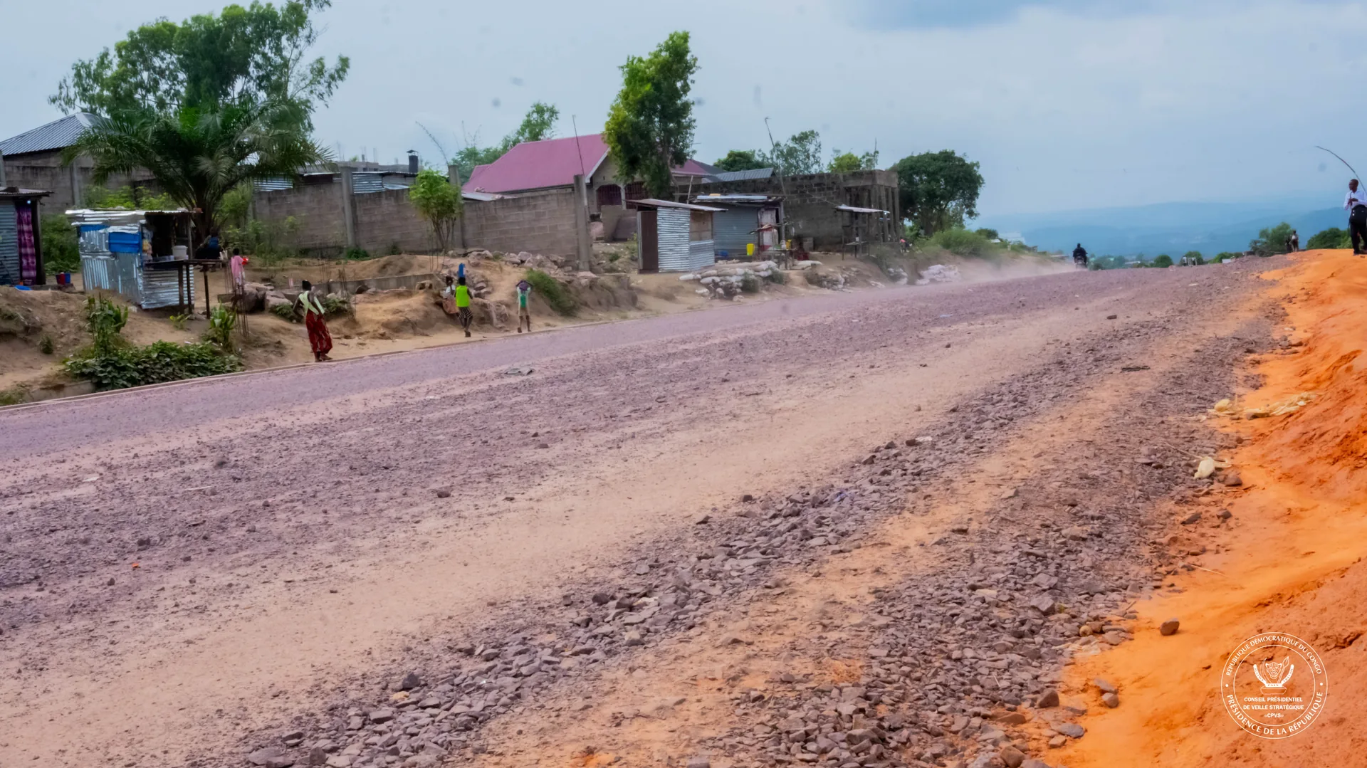 Le conseil présidentiel de veille stratégique en mission d'inspection des travaux du projet ROCADES.